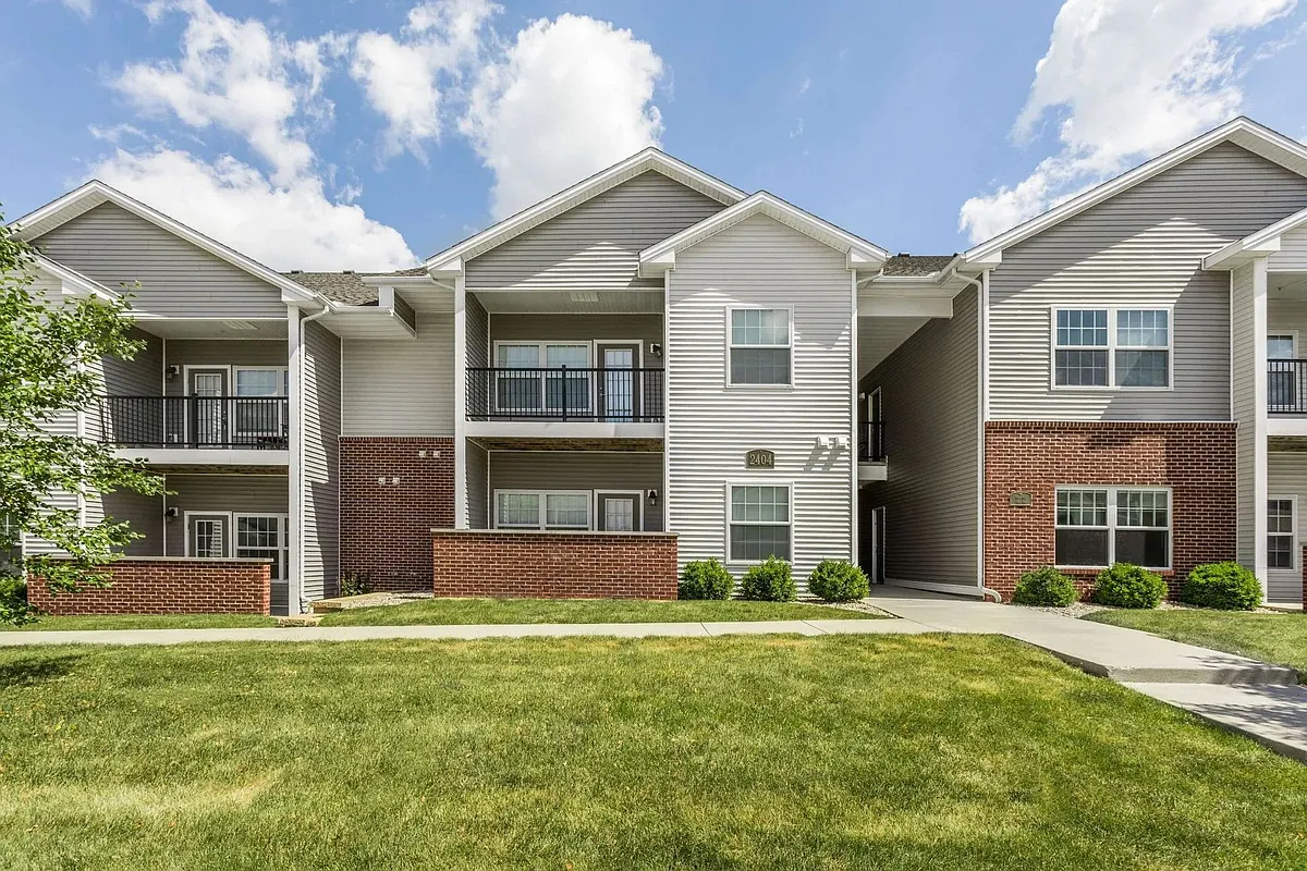 Building Photo - Windsor West | Specials Available