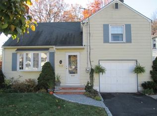 549 Richfield Ave, Kenilworth, NJ 07033