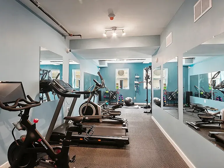 2 bed, 800 sqft, $1,575 — Photo 3