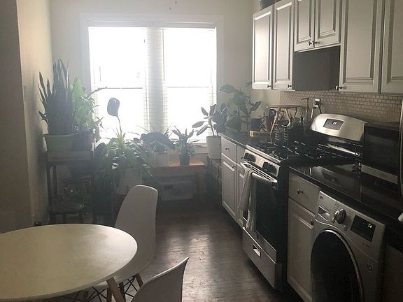 3rd image of 2131 W Giddings St APT 1D