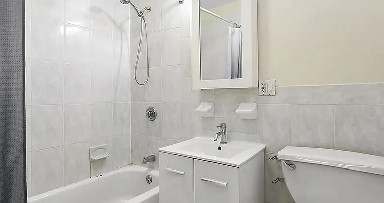 Rented by Evergreen Realty & Investments | media 6