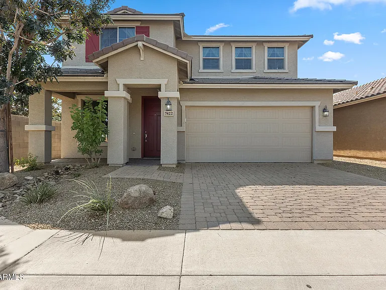 7422 S 28th Pl — Photo 1
