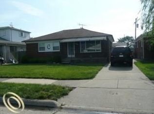 25314 Pattow St, Roseville, MI 48066
