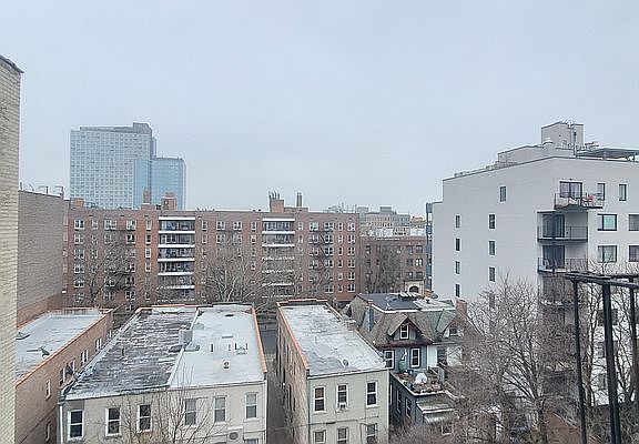 5th image of 530 Parkside Ave APT 6F