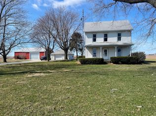 3267 E 15th Rd, Ottawa, IL 61350