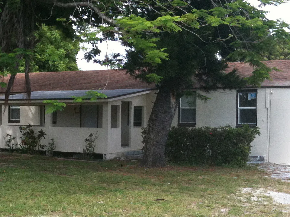 603 Center Rd #B