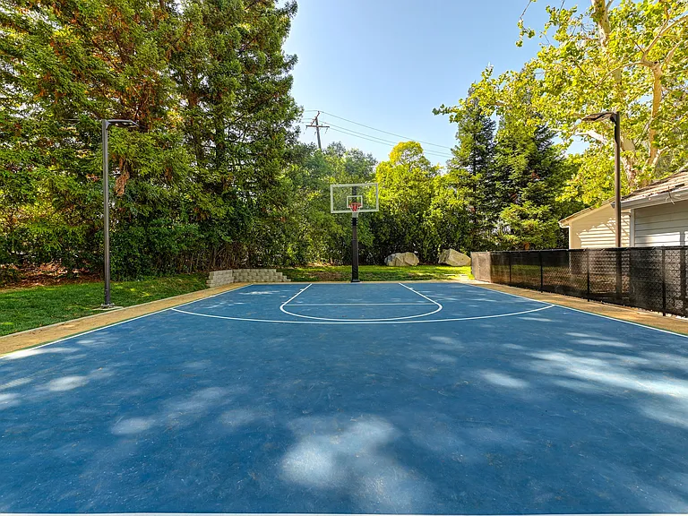 Lake Pointe New Sport Court