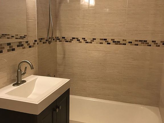 5th image of 225 E 46th St APT 6F