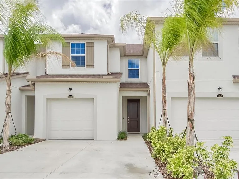 11540 Rolling Green Dr — Photo 1