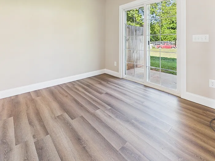 3 bed, 2.5 bath, 1203 sqft, $1,550 — Photo 4