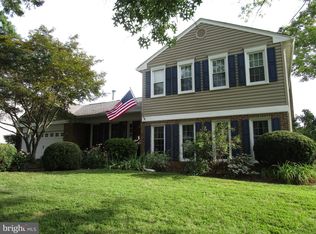 502 Country Club Dr SW, Leesburg, VA 20175