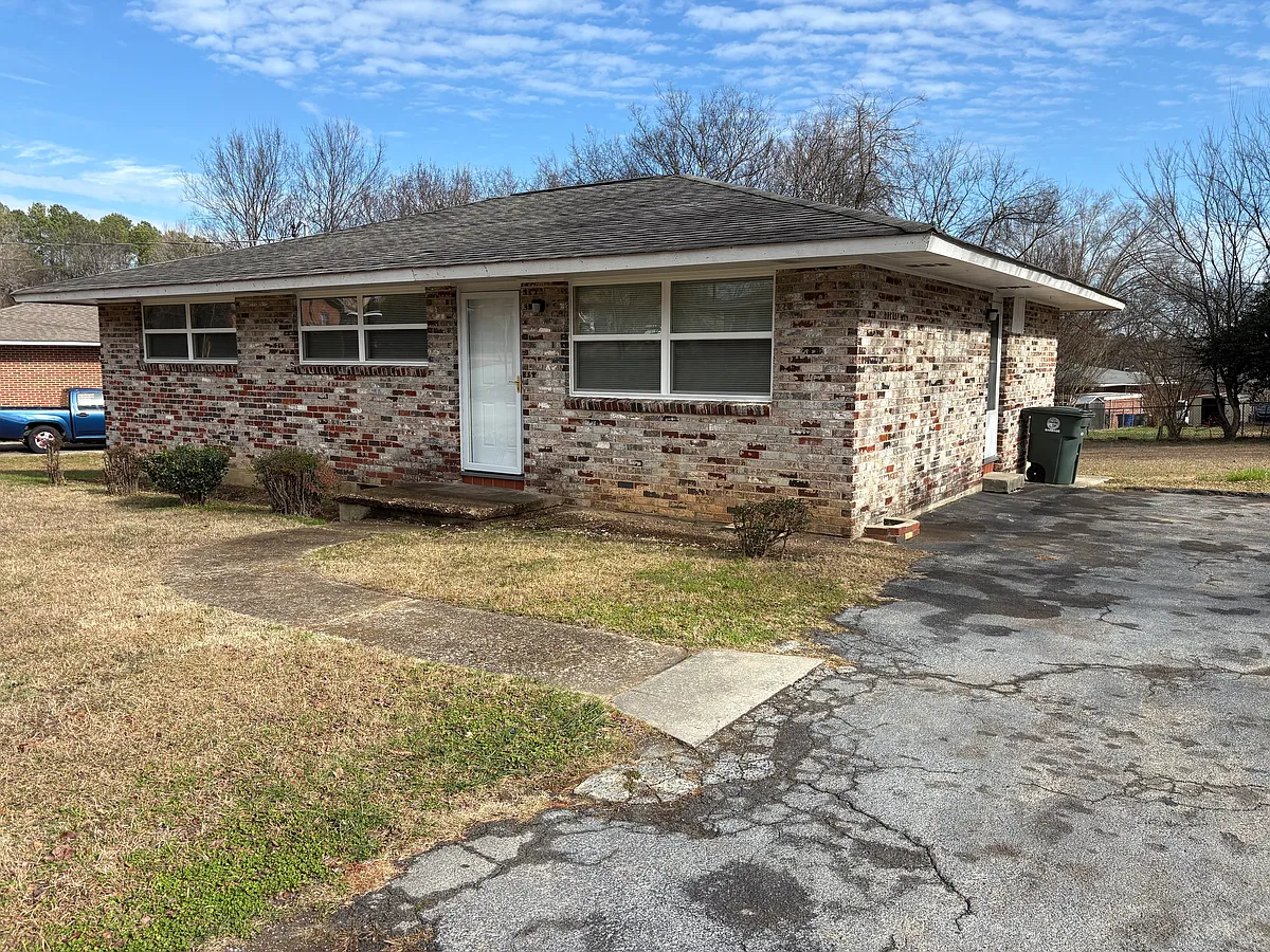 Building Photo - 4613 Fall Creek Rd