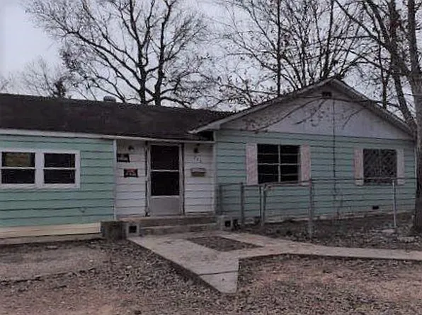 736 Macarthur Ave, Wake Village, TX 75501