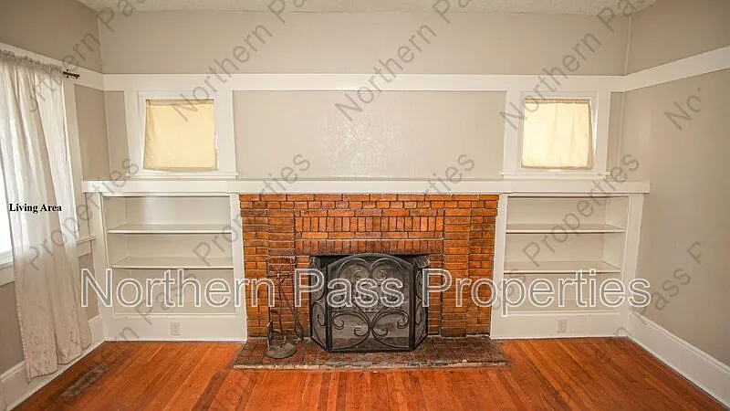 3 bed, 2.0 bath, 2336 sqft, $1,995 — Photo 4