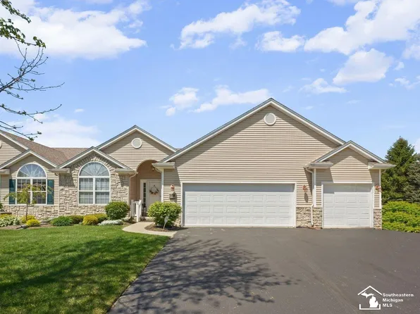 6484 Black Diamond Ln #40, Lambertville, MI 48144