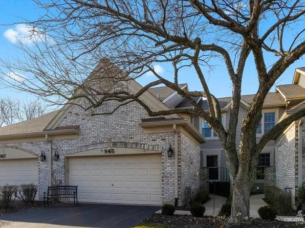 945 Heathrow Ln, Naperville, IL 60540