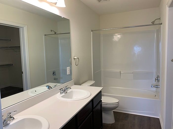 2nd image of 593 Road 5138