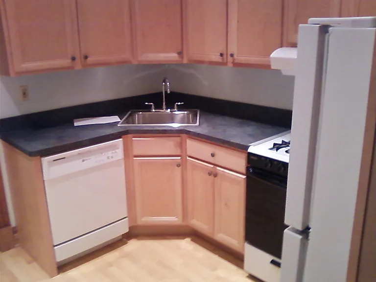 640 W 35th St #1 — Photo 1