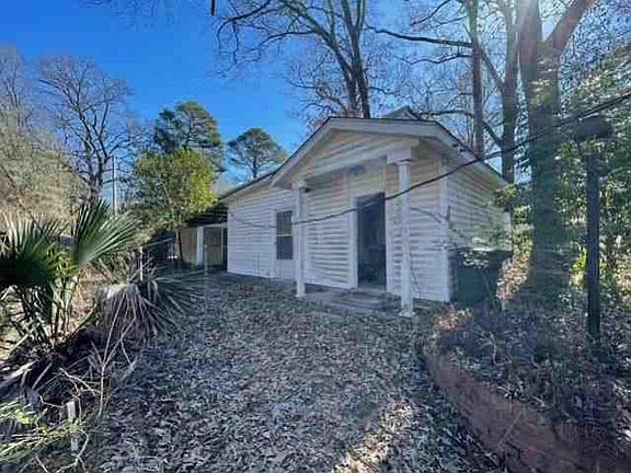 4th image of 1310 Country Club Rd