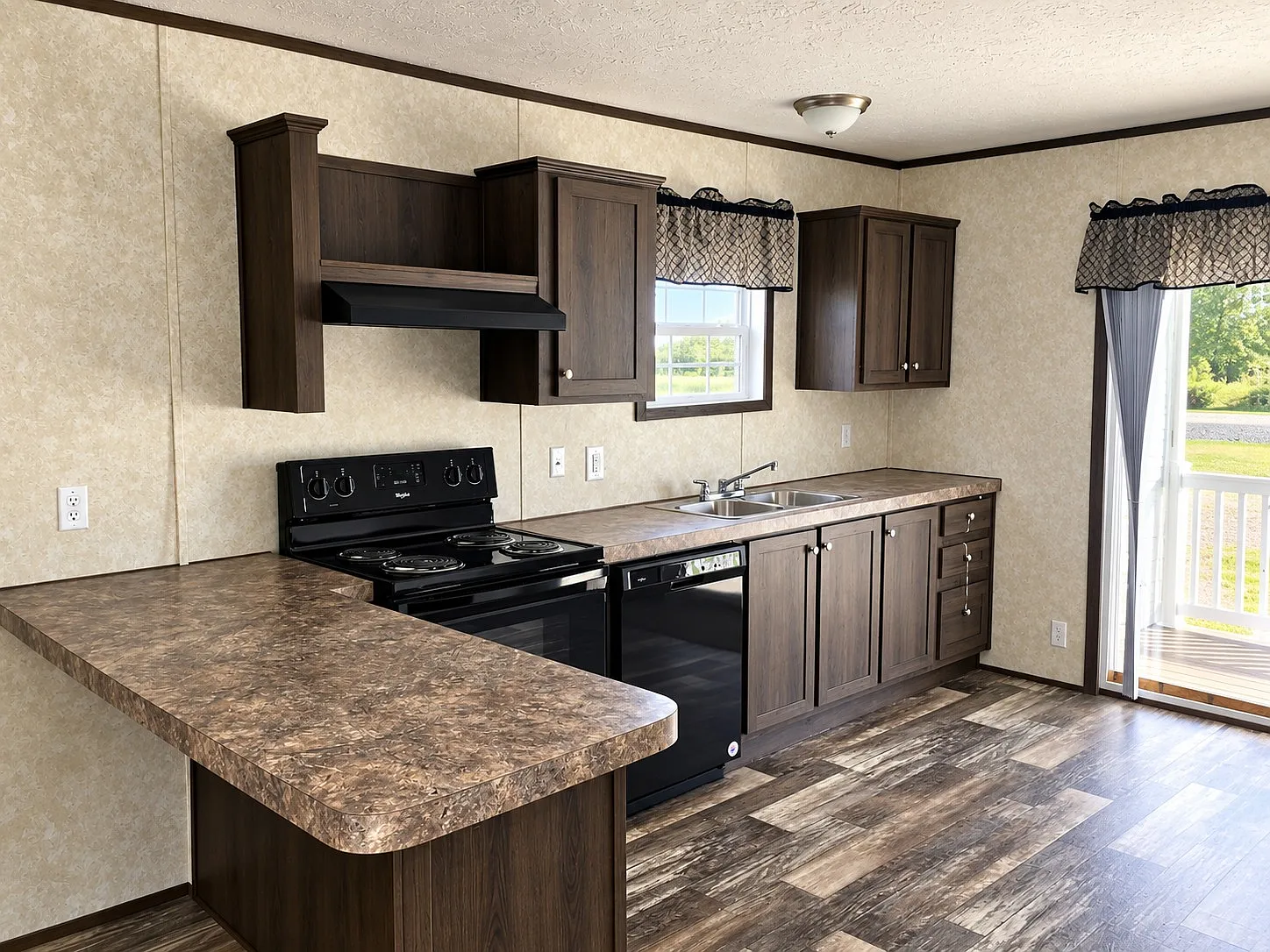 2 bed, 784 sqft, $1,050 — Photo 2