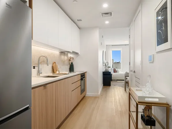 1042 Atlantic Avenue image 2 of 34