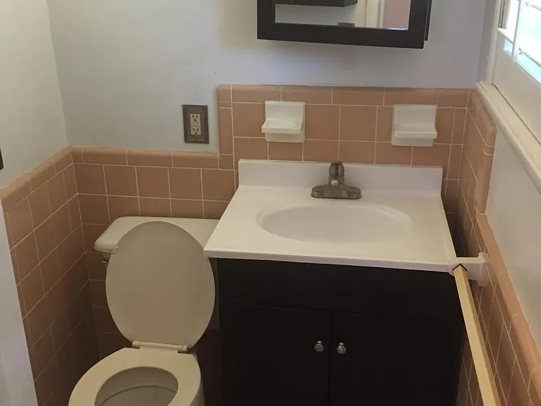 1602 Oakwood Dr — Photo 5