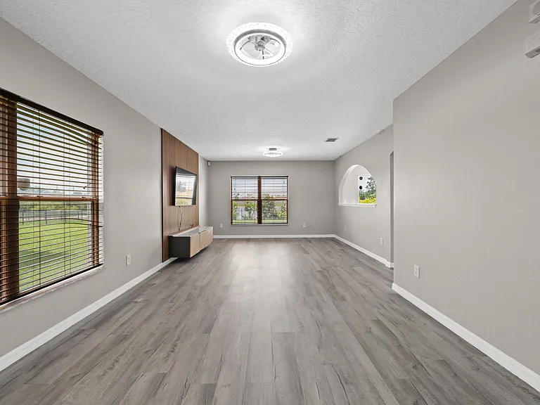 1752 Portcastle Cir — Photo 17