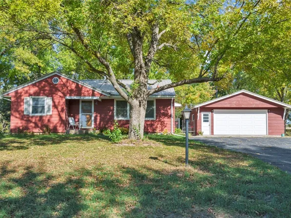 920 Commercial St, Central City, IA 52214