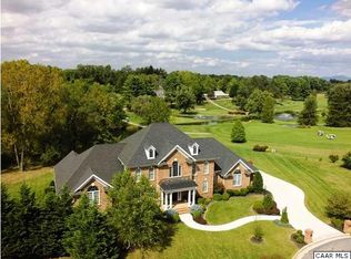 1652 Summit Dr, Waynesboro, VA 22980