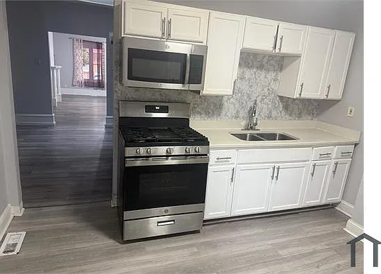 255 W Zeralda St
