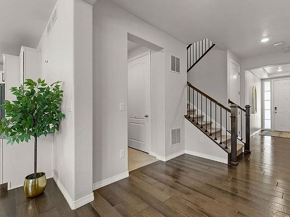 4th image of 14881 Chicago St #A