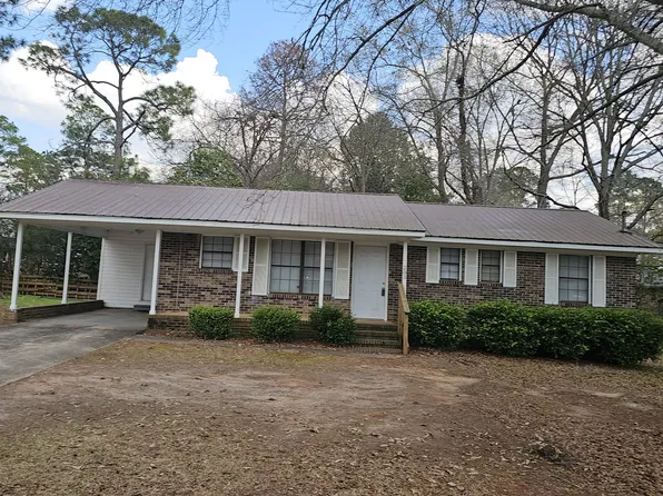 203 Vienna Cir, Fort Valley, GA 31030