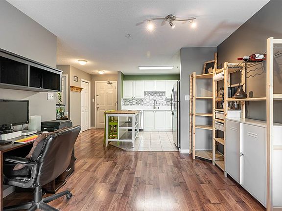 4th image of 519 12th St #314