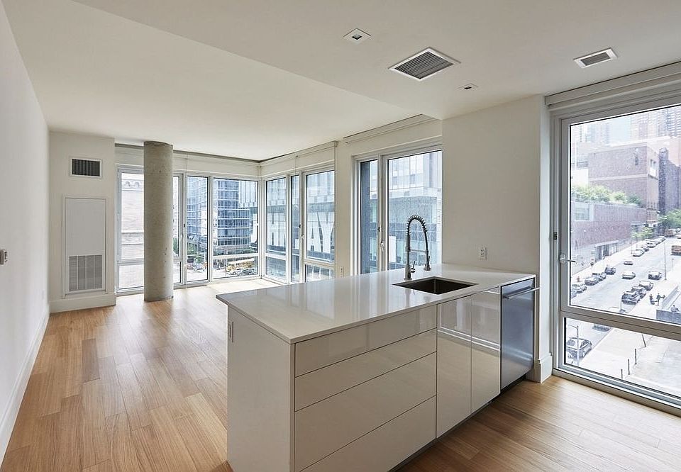 1st image of 600 W 58th St APT 7I