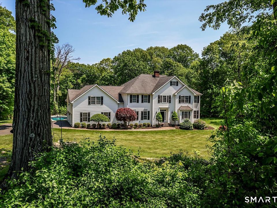 1st image of 8 Rock Ridge Court