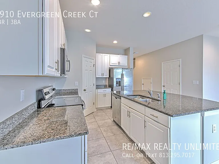 7910 Evergreen Creek Ct — Photo 10