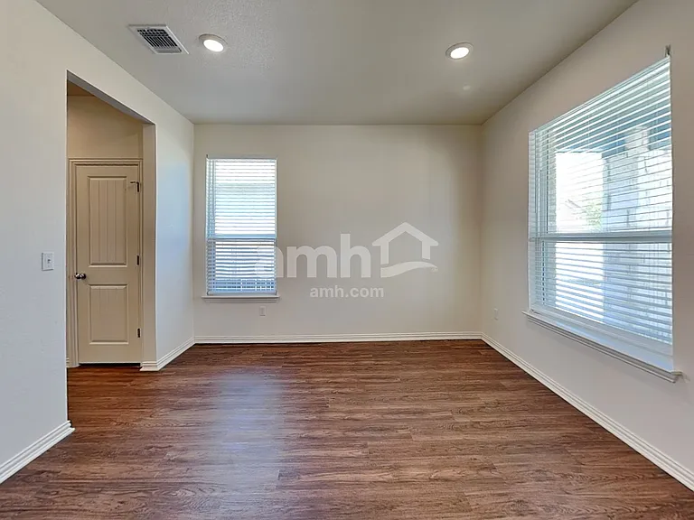 2722 Wolfcreek — Photo 7