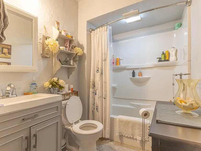 19 Central St #19 — Photo 4