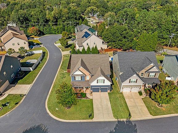 2nd image of 233 N Radcliff Way