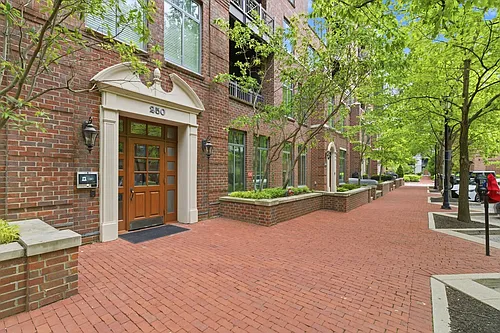 250 Daniel Burnham Sq Photo 1