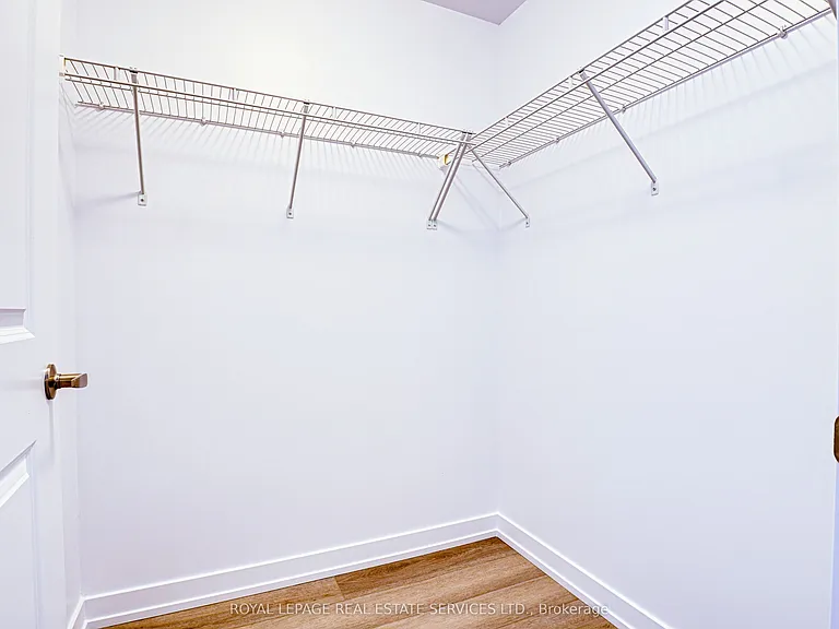 460 Dundas St E #1102 — Photo 14