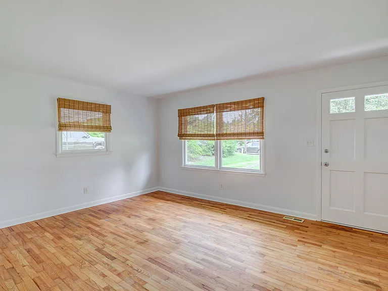 5422 Ridgewood Heights Dr — Photo 3