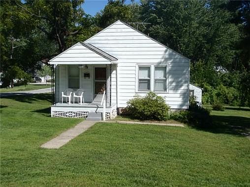 1st image of 600 E Hereford Ave