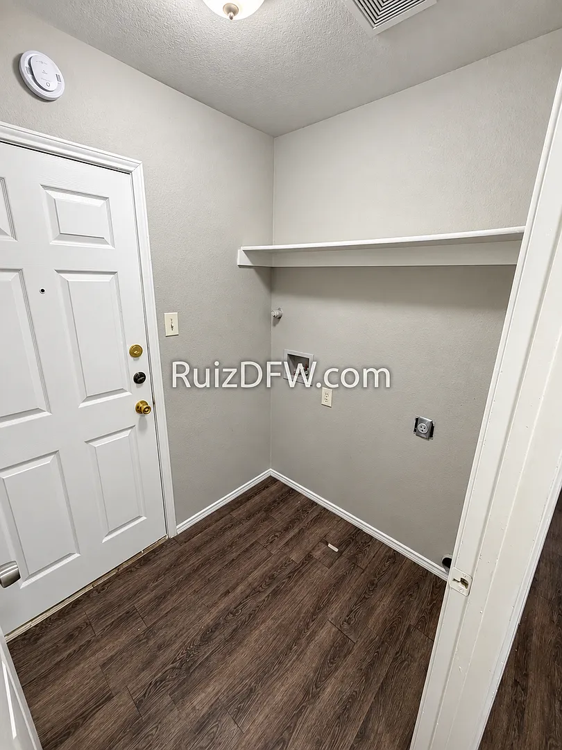 Single-Family Home Available! — Photo 4