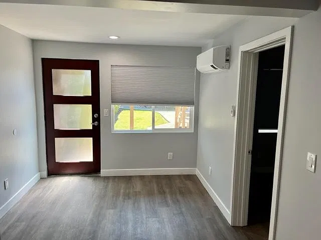 4636 North Ave — Photo 2