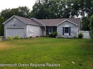 105 Launch Rd, Manahawkin, NJ 08050