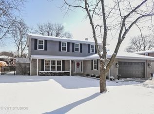 7819 Queens Ct, Downers Grove, IL 60516
