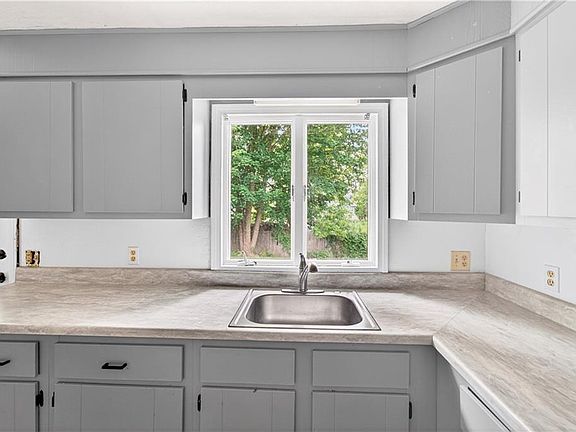 4th image of 140-142 Lawrence St
