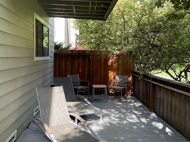 521 Westmont Ct — Photo 5