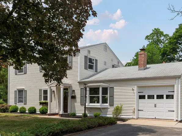 7 Curtis Road, Glastonbury, CT 06033